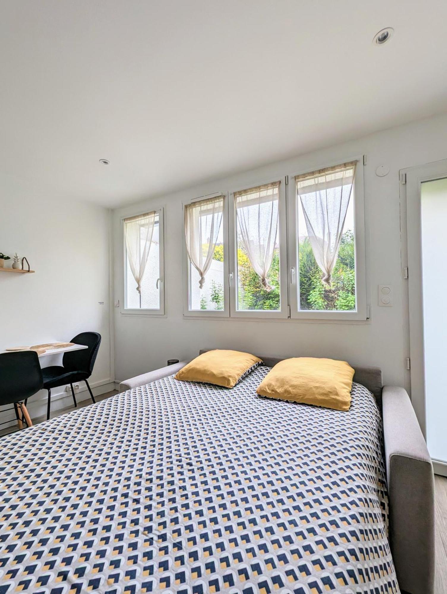 Stockholm- Studio Serenite Avec Jardin Charleville-Mézières Екстериор снимка